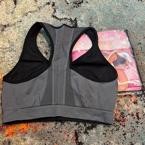 Milan Fitness Gray/Black Reversible Sports Bra (XL) - Picture 2 of 4